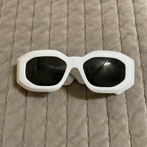 Versace Rectangular Sunglasses - Picture 2 of 7